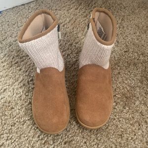 Brand new girl Uggs